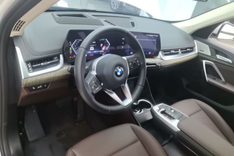 Used BMW X1 2023 xDrive25Li X Design Package Steering Wheel