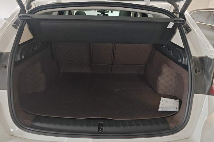 Used BMW X1 2023 sDrive25Li X Design Package Trunk