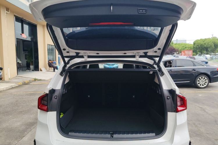 Used BMW X1 2023 xDrive25Li X Design Package Trunk