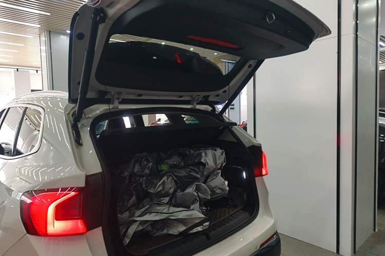 Used BMW X1 2023 sDrive25Li X Design Package Trunk