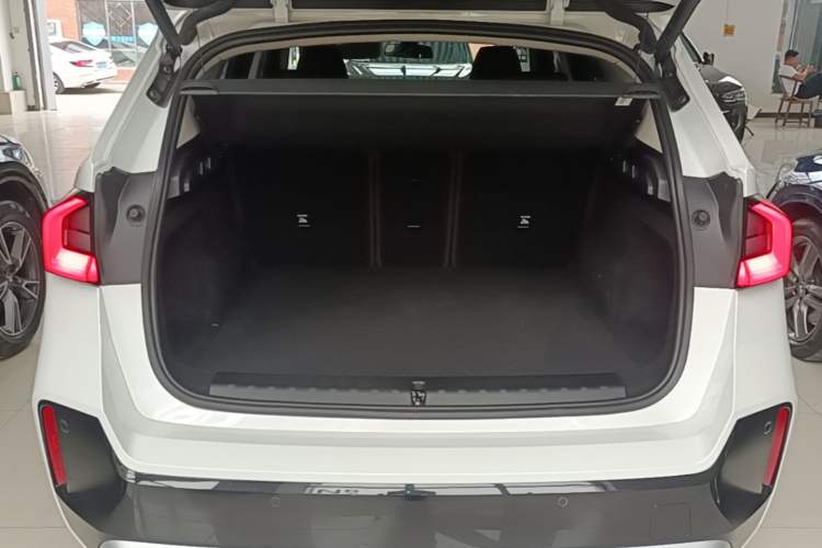 Used BMW X1 2023 sDrive25Li M Sport Package Trunk