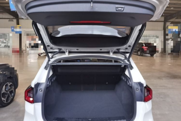 Used BMW X1 2023 sDrive25Li X Design Package Trunk