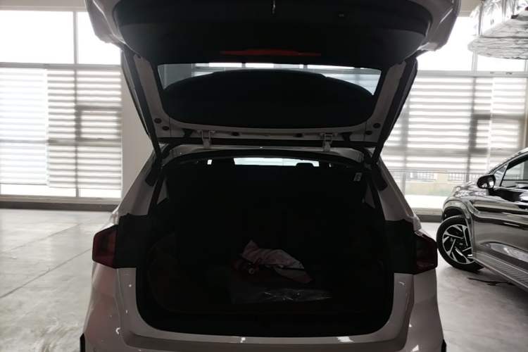 Used BMW X1 2023 sDrive25Li X Design Package Trunk