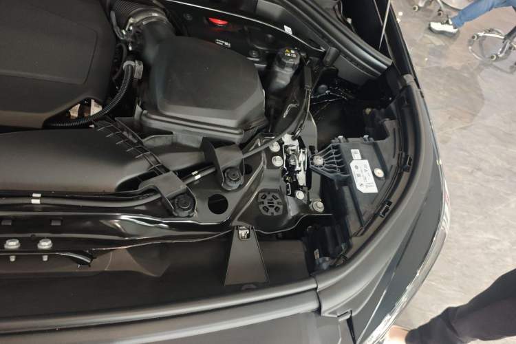 Used BMW X1 2024 sDrive25Li X Design Package Engine Bay Left