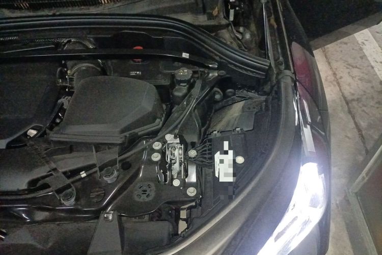 Used BMW X1 2024 sDrive25Li X Design Package Engine Bay Left