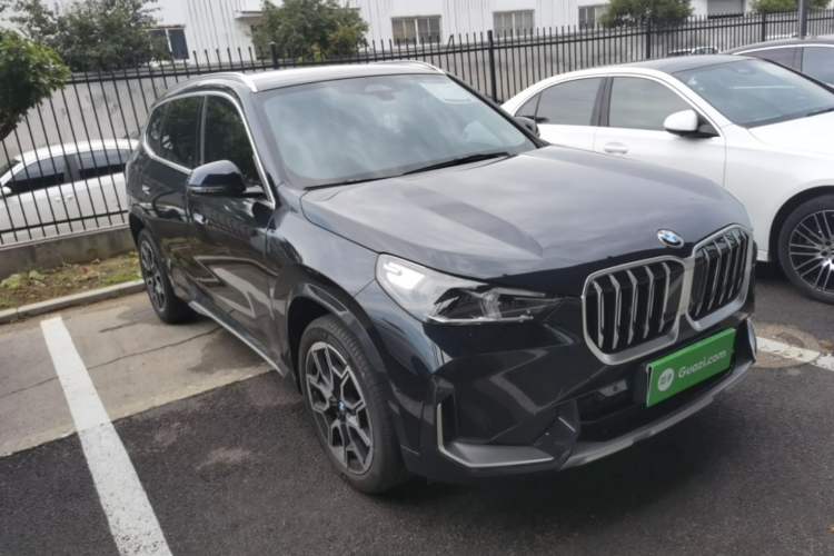 Used BMW X1 2024 sDrive25Li X Design Package Front Right 45 Deg