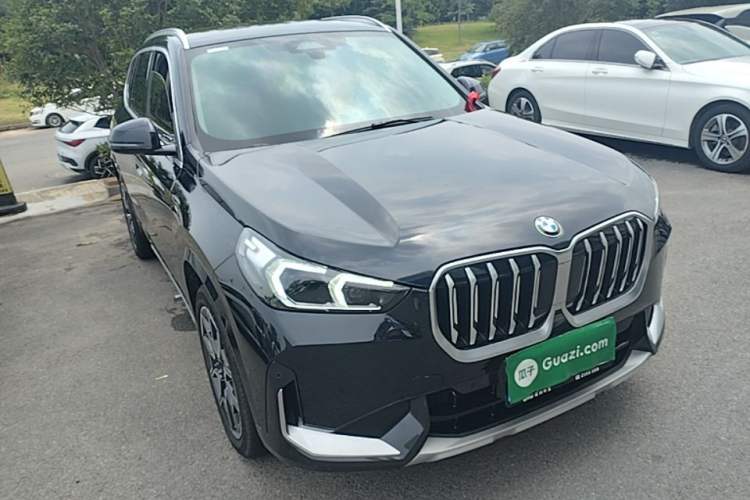 Used BMW X1 2024 sDrive25Li X Design Package Front Right 45 Deg