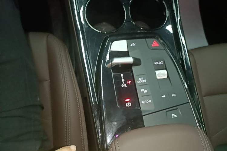 Used BMW X1 2024 sDrive25Li X Design Package Gear Lever