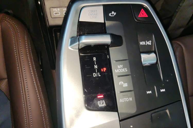 Used BMW X1 2024 xDrive25Li X Design Package Gear Lever