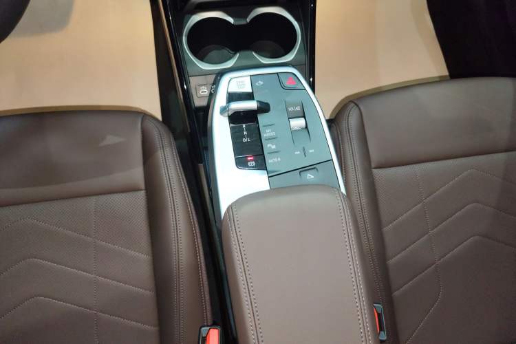 Used BMW X1 2024 sDrive25Li X Design Package Gear Lever