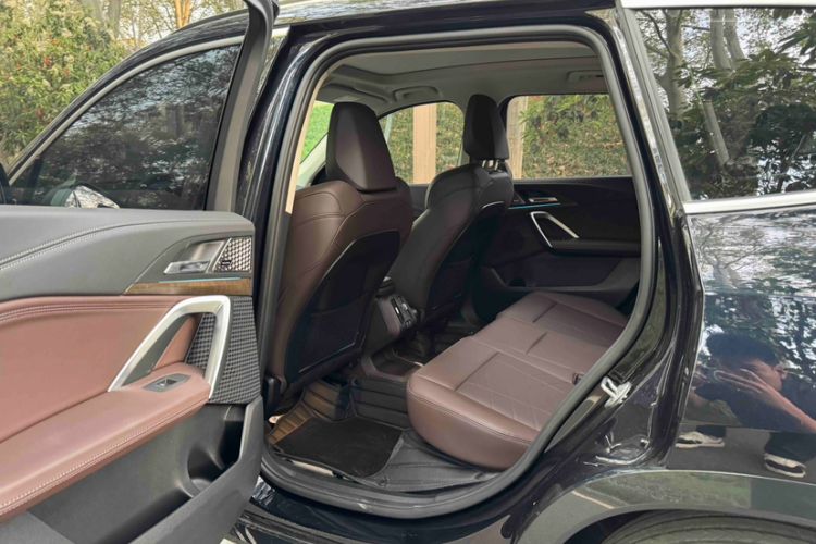 Used BMW X1 2024 xDrive25Li X Design Package Interior 4