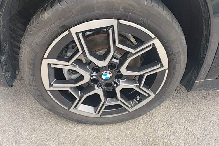 Used BMW X1 2024 sDrive25Li X Design Package Left Front Wheel Hub