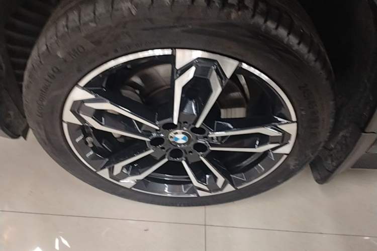 Used BMW X1 2024 sDrive25Li M Sport Package Left Front Wheel Hub