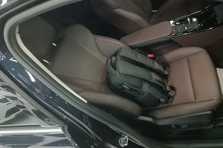 Used BMW X1 2024 sDrive25Li X Design Package Right Front Seat