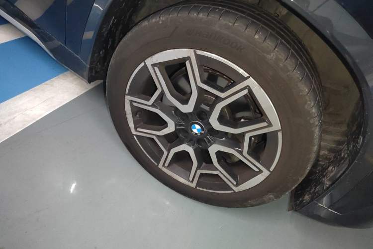 Used BMW X1 2024 sDrive25Li X Design Package Right Front Wheel Hub