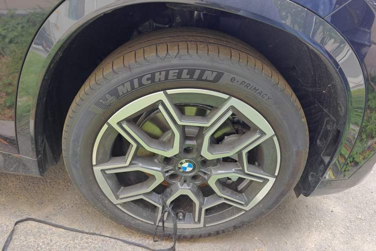 Used BMW X1 2024 sDrive25Li X Design Package Right Front Wheel Hub