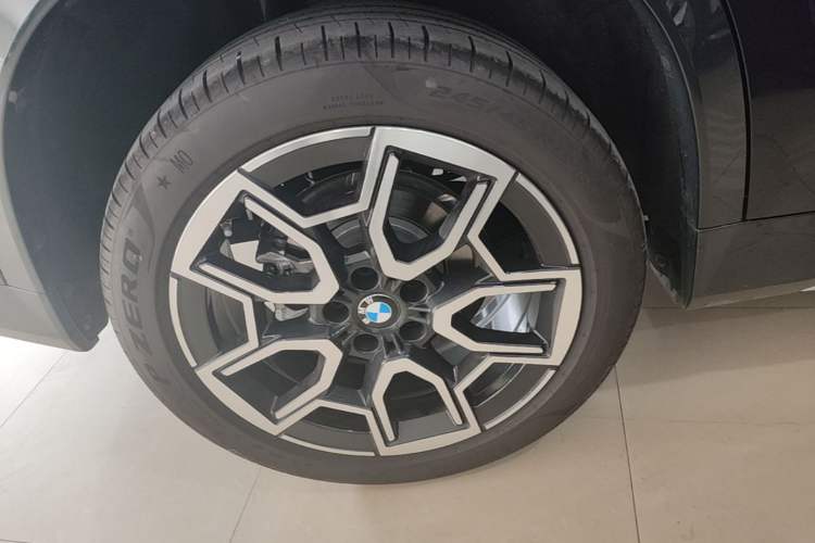 Used BMW X1 2024 sDrive25Li X Design Package Right Rear Wheel Hub