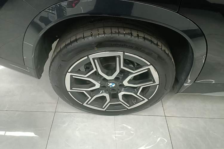 Used BMW X1 2024 sDrive25Li X Design Package Right Rear Wheel Hub