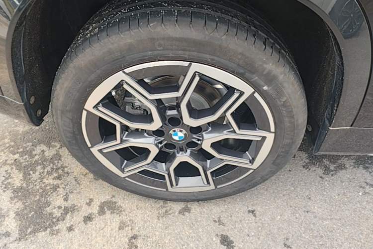 Used BMW X1 2024 sDrive25Li X Design Package Right Rear Wheel Hub