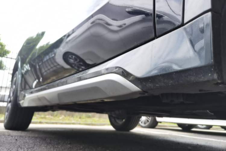 Used BMW X1 2024 sDrive25Li X Design Package Right Side Sill