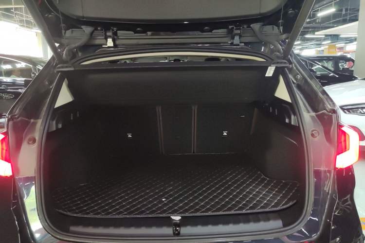 Used BMW X1 2024 xDrive25Li X Design Package Trunk