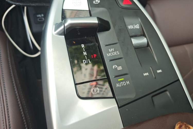 Used BMW X1 2024 sDrive25Li X Design Package Gear Lever