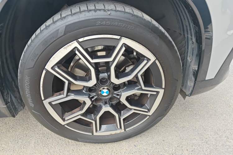 Used BMW X1 2024 sDrive25Li X Design Package Right Front Wheel Hub