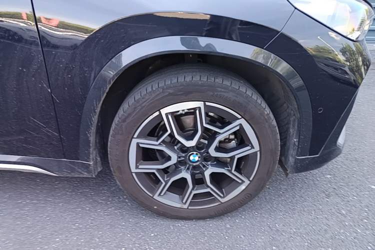 Used BMW X1 2024 sDrive25Li X Design Package Right Front Wheel Hub