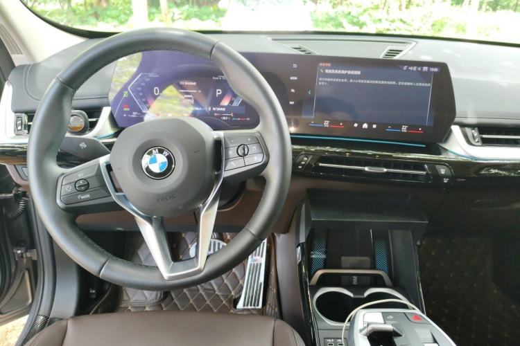 Used BMW X1 2024 sDrive25Li X Design Package Center Console
