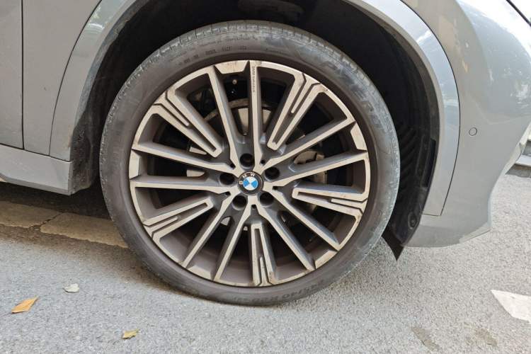 Used BMW X1 2024 sDrive25Li M Sport Package Right Front Wheel Hub