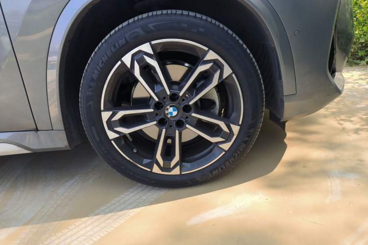 Used BMW X1 2024 sDrive25Li M Sport Package Right Front Wheel Hub