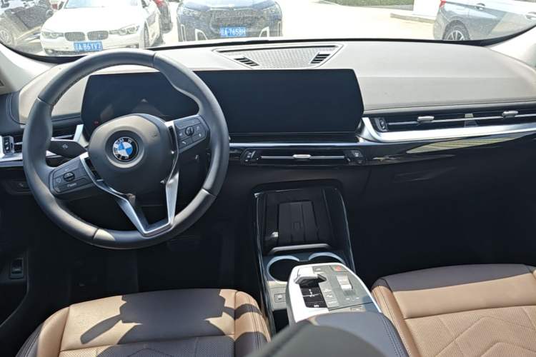 Used BMW X1 2024 sDrive25Li X Design Package Center Console