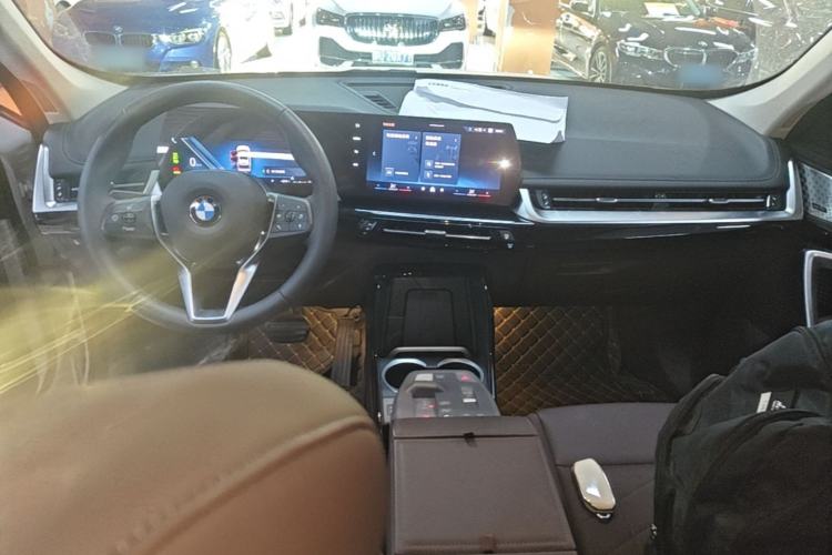 Used BMW X1 2024 sDrive25Li X Design Package Center Console