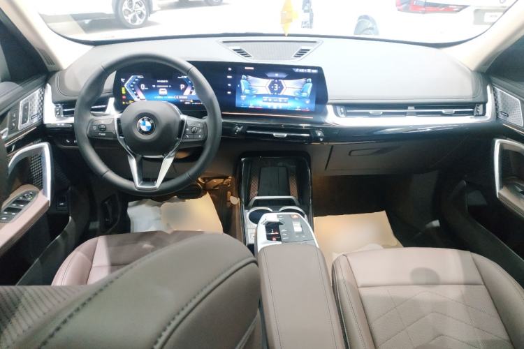 Used BMW X1 2024 sDrive25Li X Design Package Center Console