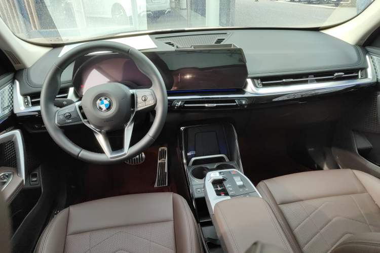 Used BMW X1 2024 sDrive25Li X Design Package Center Console