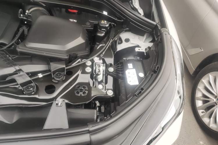Used BMW X1 2024 sDrive25Li X Design Package Engine Bay Left