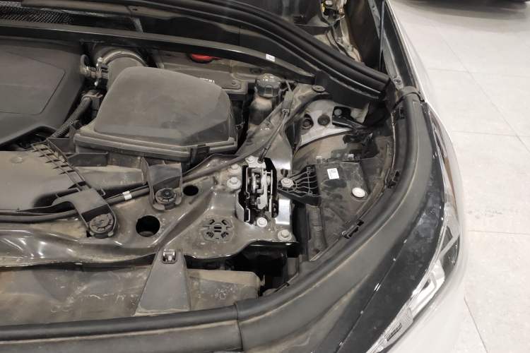 Used BMW X1 2024 sDrive25Li X Design Package Engine Bay Left