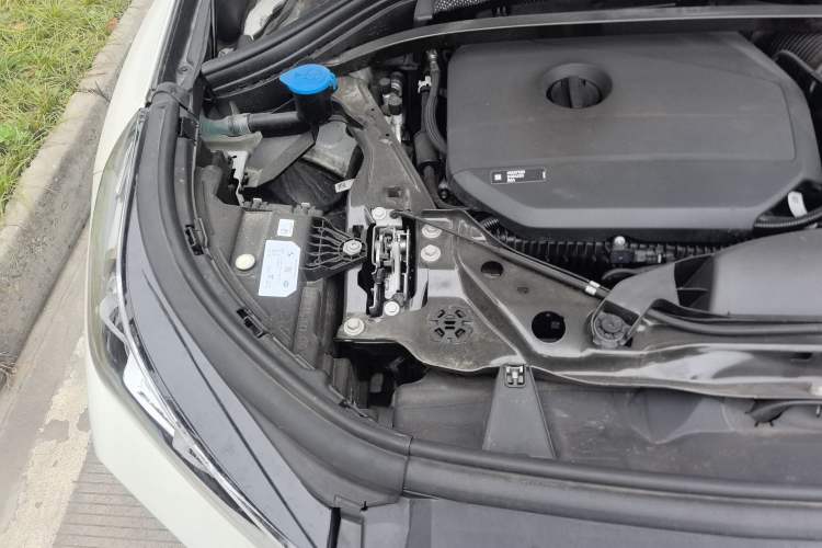 Used BMW X1 2024 sDrive25Li M Sport Package Engine Bay Right