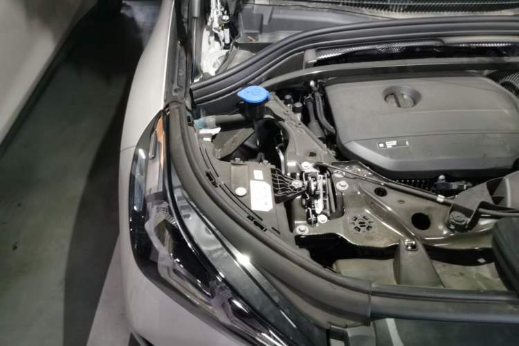 Used BMW X1 2024 sDrive25Li M Sport Package Engine Bay Right