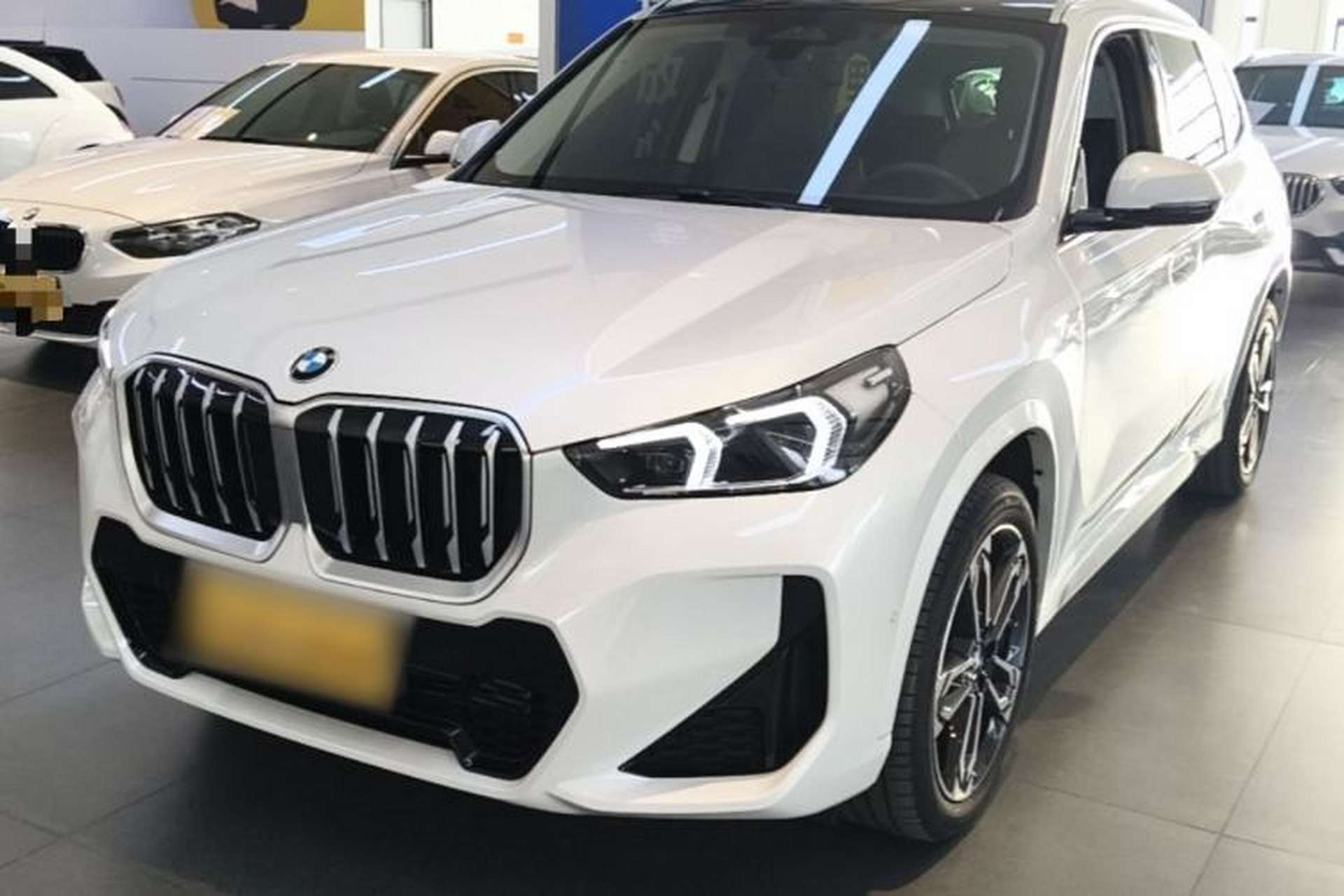 Used BMW X1 2024 sDrive25Li M Sport Package Front Left 45 Deg