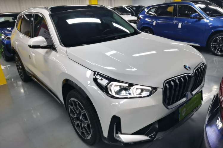 Used BMW X1 2024 sDrive25Li X Design Package Front Right 45 Deg