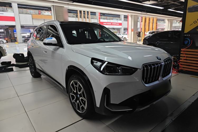 Used BMW X1 2024 sDrive25Li X Design Package Front Right 45 Deg