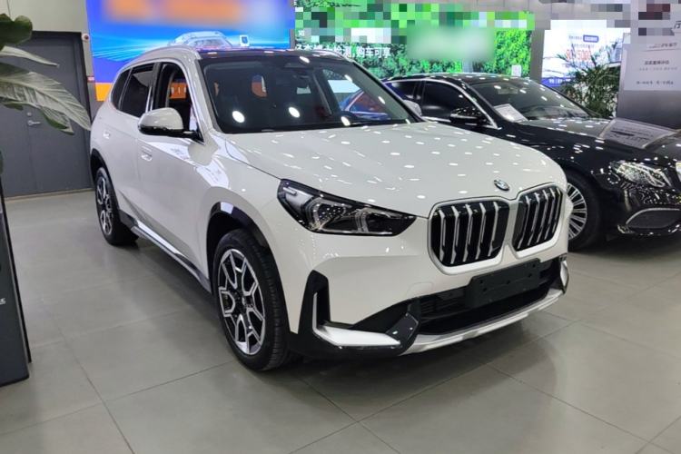 Used BMW X1 2024 sDrive25Li X Design Package Front Right 45 Deg
