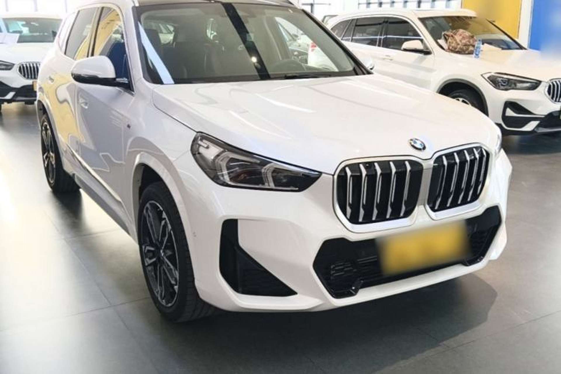 Used BMW X1 2024 sDrive25Li M Sport Package Front Right 45 Deg