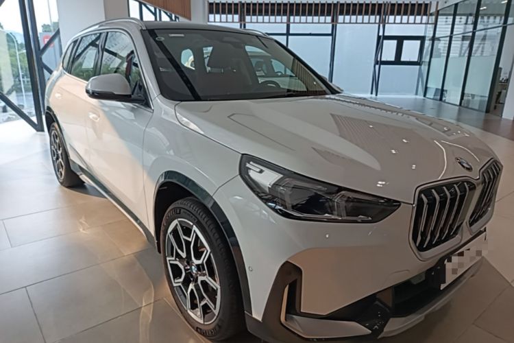 Used BMW X1 2024 sDrive25Li X Design Package Front Right 45 Deg