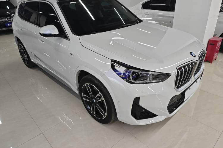 Used BMW X1 2024 sDrive25Li M Sport Package Front Right 45 Deg