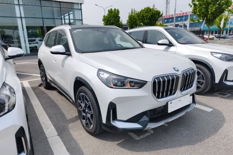 Used BMW X1 2024 sDrive25Li X Design Package Front Right 45 Deg