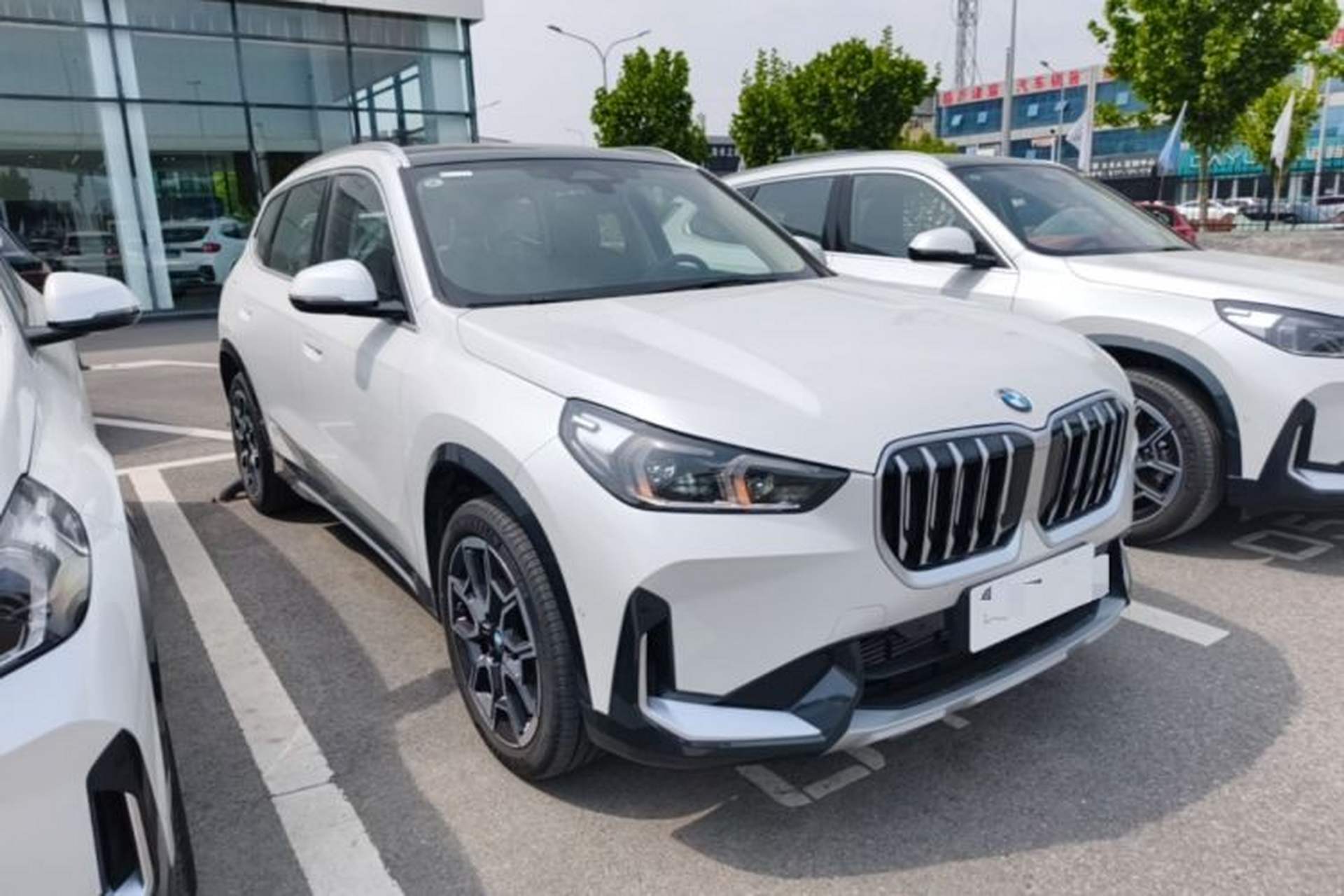 Used BMW X1 2024 sDrive25Li X Design Package Front Right 45 Deg