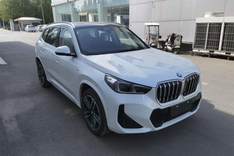 Used BMW X1 2024 sDrive25Li M Sport Package Front Right 45 Deg