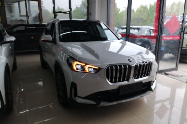 Used BMW X1 2024 sDrive25Li X Design Package Front Right 45 Deg